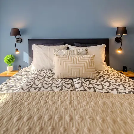 Sunny Balcony By Rotermann Apts Lägenhet *