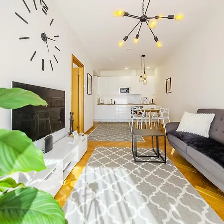 Sunny Balcony By Rotermann Apts *