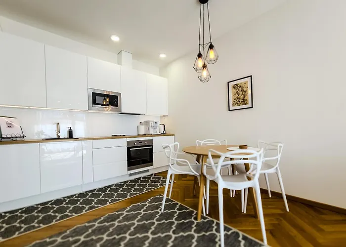 Sunny Balcony By Rotermann Apts アパート *