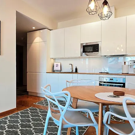 Sunny Balcony By Rotermann Apts *